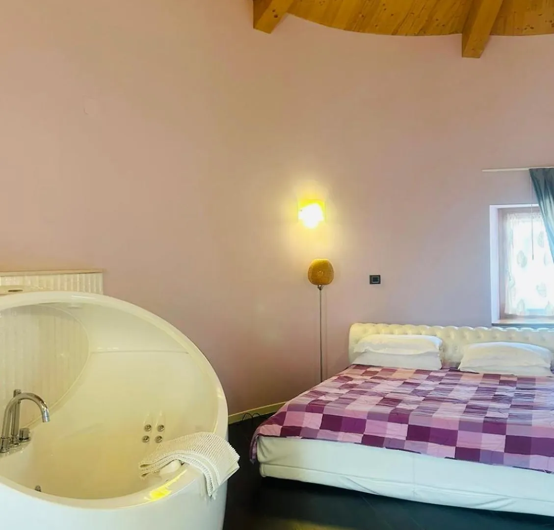 Suite Queen Vittorio Veneto Apartment